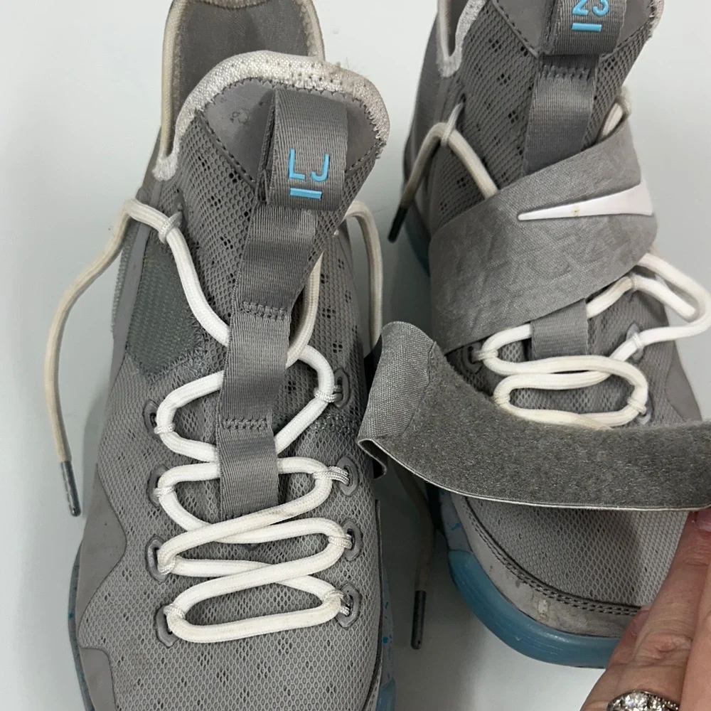 Nike LeBron 14 MAG Marty Mcfly Edition Matte Silver White  Lace Up 7 Y